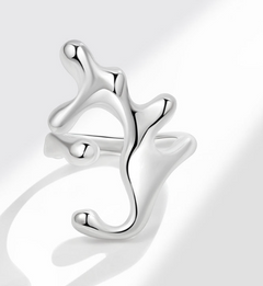 Simple Style Lines Geometric Ring